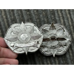 Barett-Embleme oder Barett-Abzeichen aus Metall, maßgefertigt